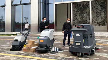 驾驶式扫地车、电动洗地机助力深圳抗疫